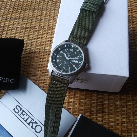 Seiko 5 SNZG09K1 42mm automatic - Picture 5 of 7